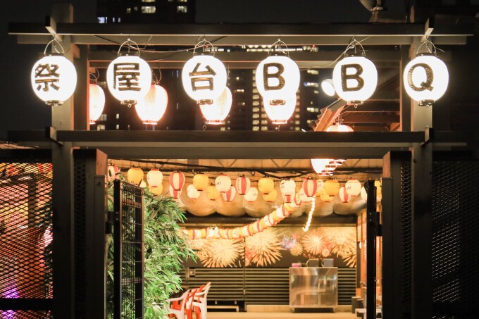 天満橋「京阪シティモール」屋上の祭屋台ビアガーデン「屋上祭宴」は10月18日まで！BBQと縁日気分を楽しもう