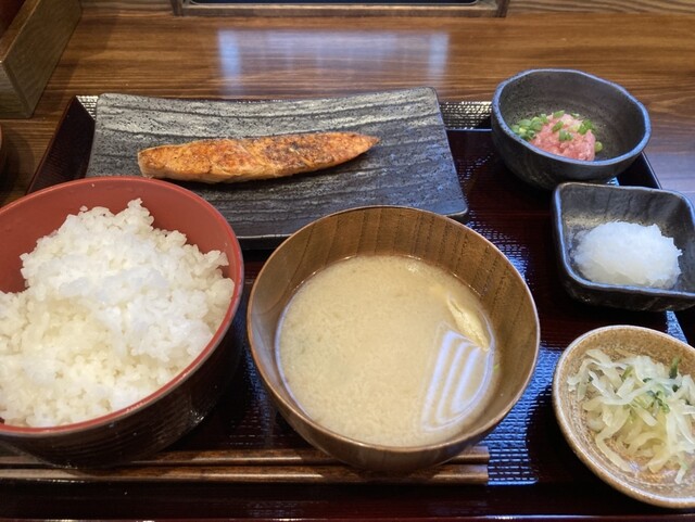 今里に炭火焼の干物定食「しんぱち食堂 今里店」が10月16日オープン！朝7時から夜11時まで営業